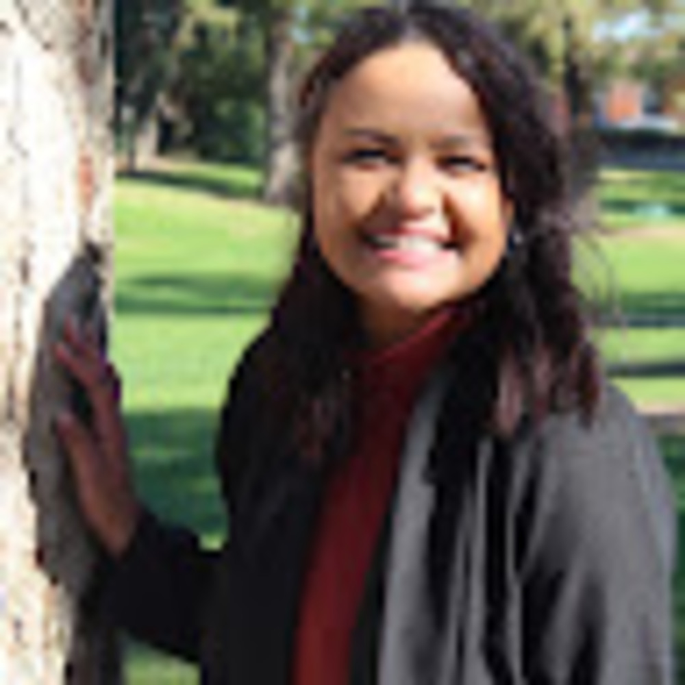 Meet your Posher, Amora